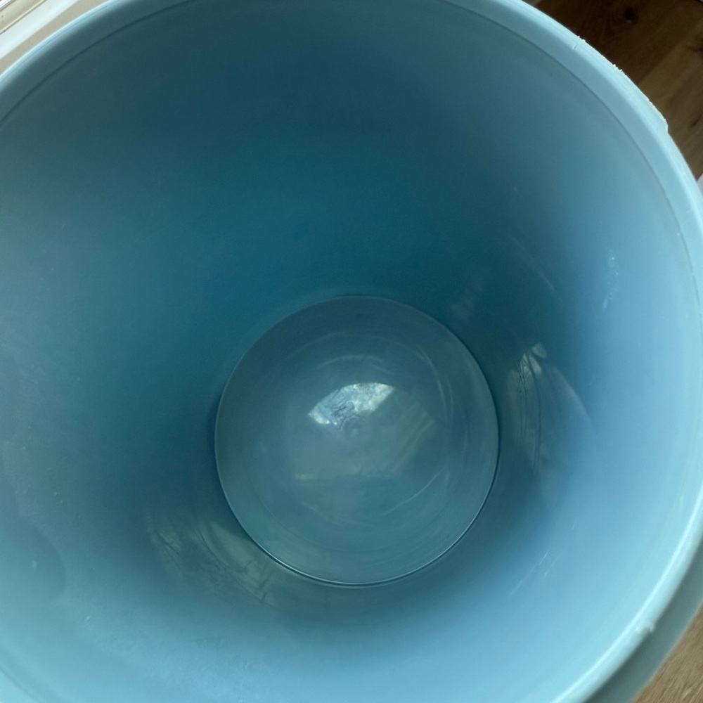 Tupperware Blue Food Storage Container - Picture 4 of 5